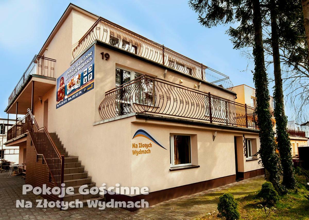 Pokoje Na Zlotych Wydmach Dźwirzyno Esterno foto